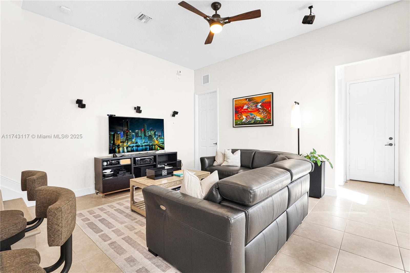 8395 NW 38th St