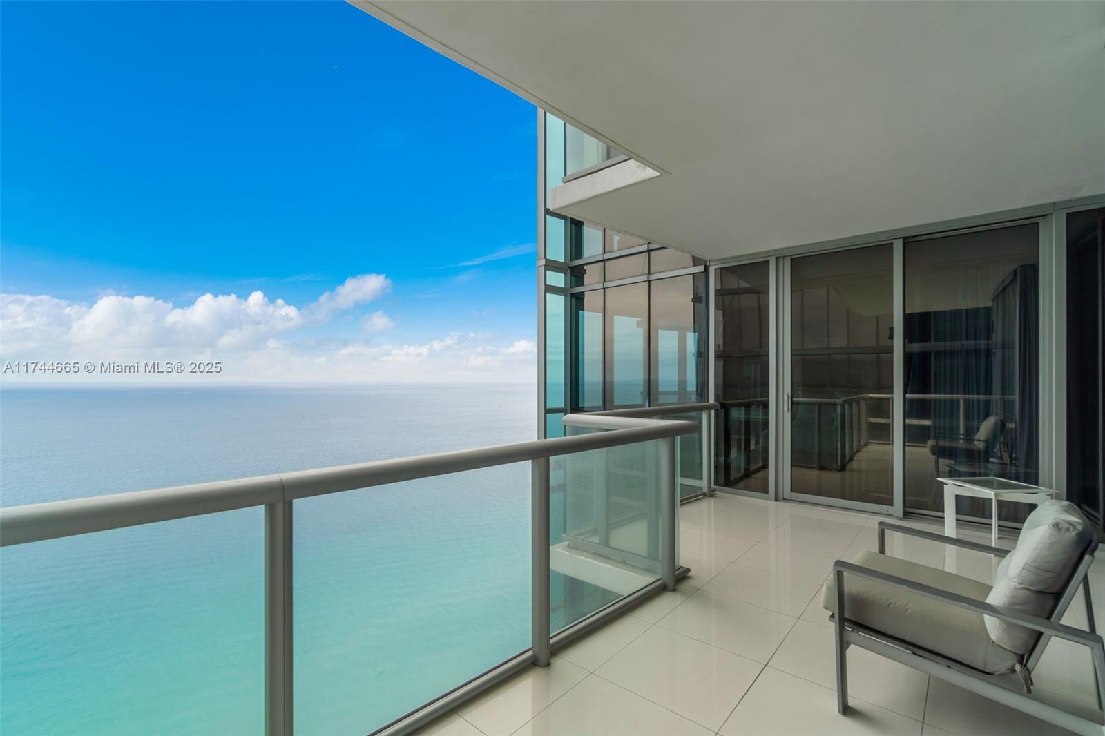 17121 Collins Ave # 3708