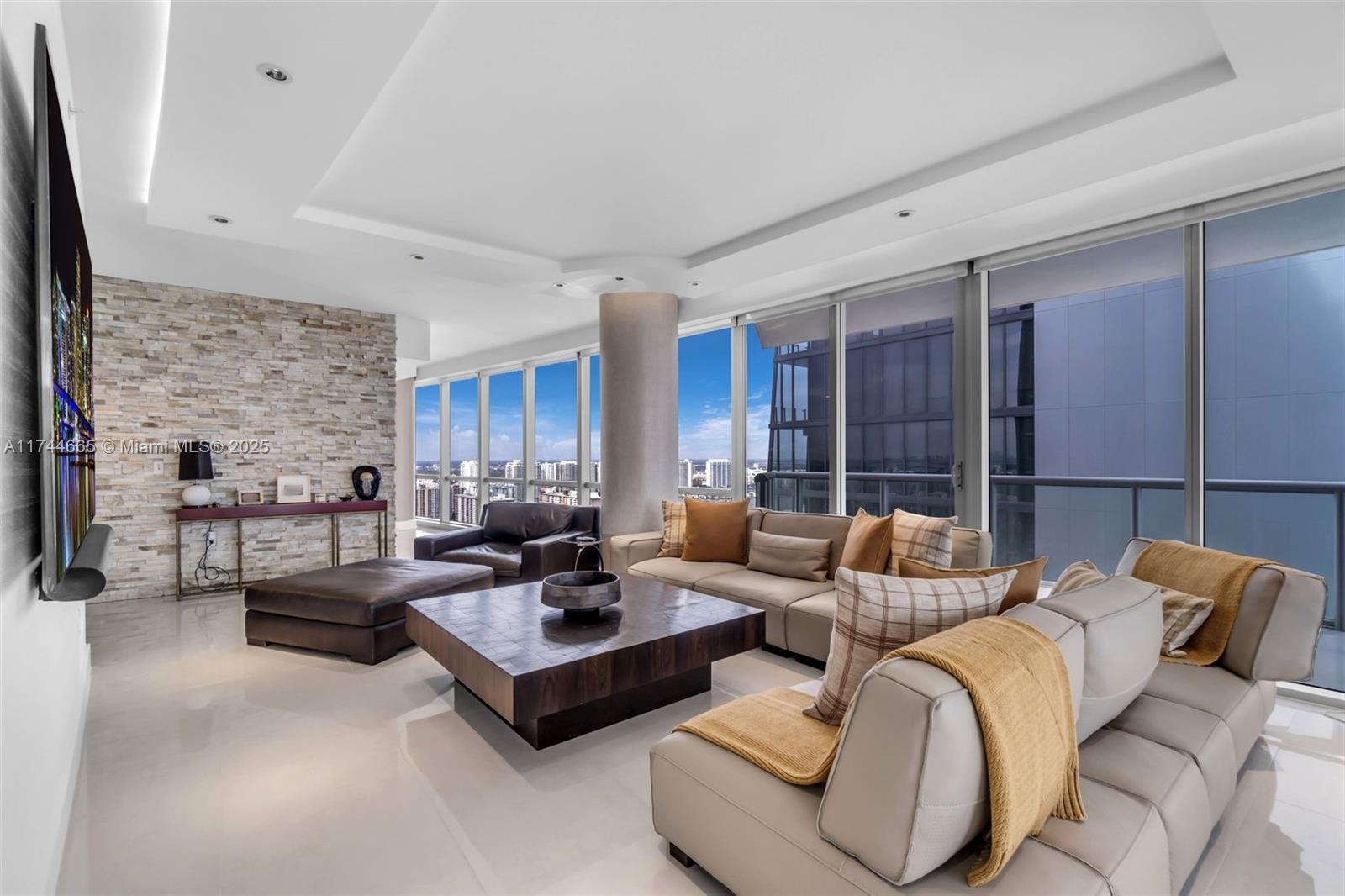 17121 Collins Ave # 3708