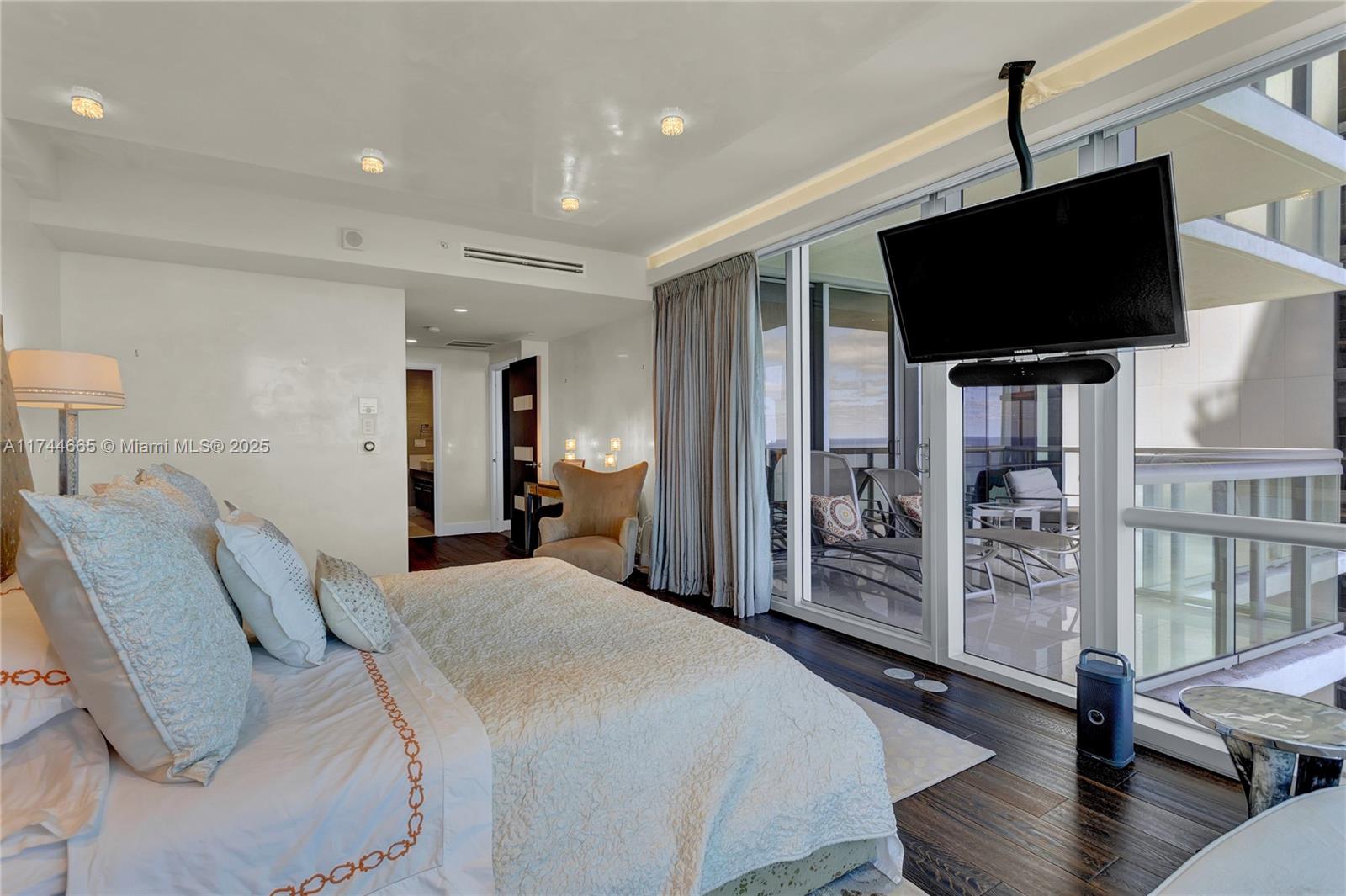 17121 Collins Ave # 3708