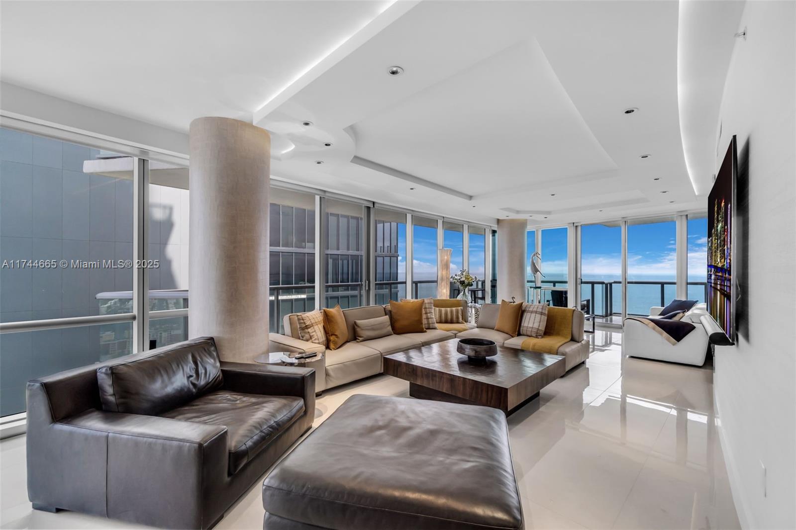 17121 Collins Ave # 3708