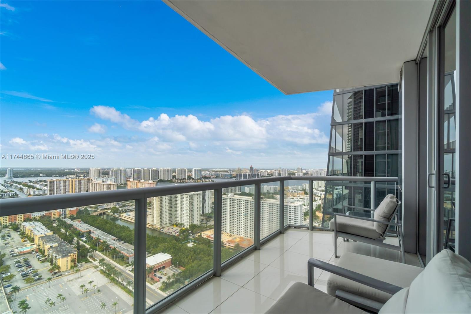 17121 Collins Ave # 3708