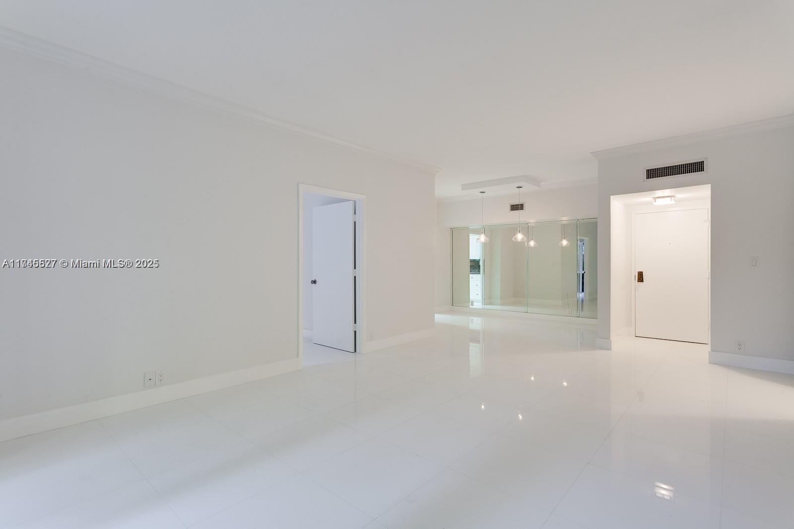 1121 Crandon Blvd # D106