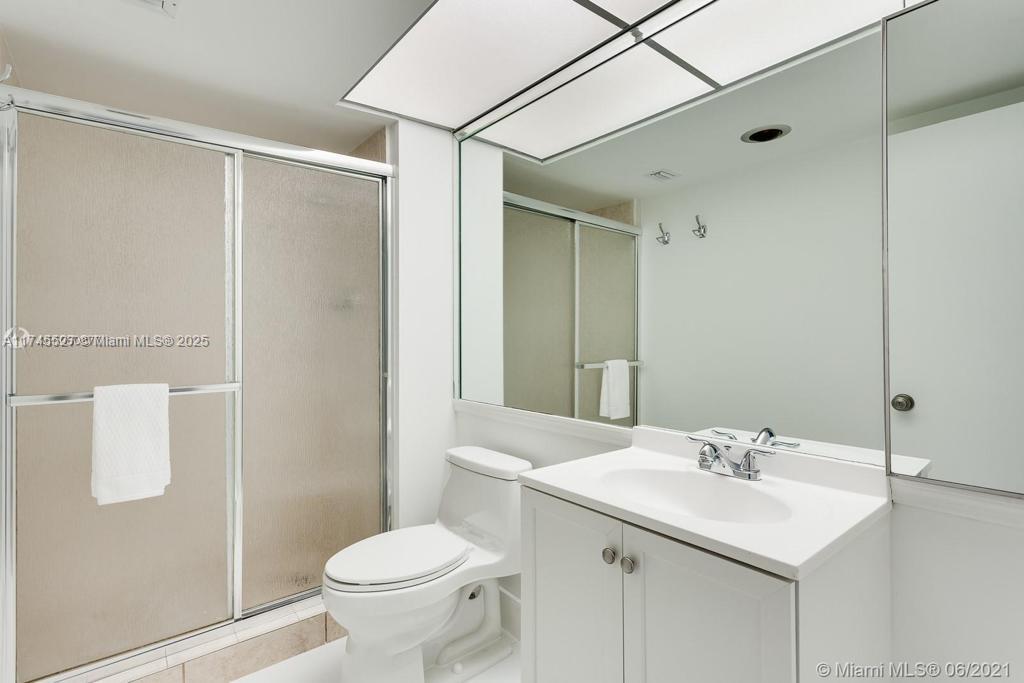 1121 Crandon Blvd # D106