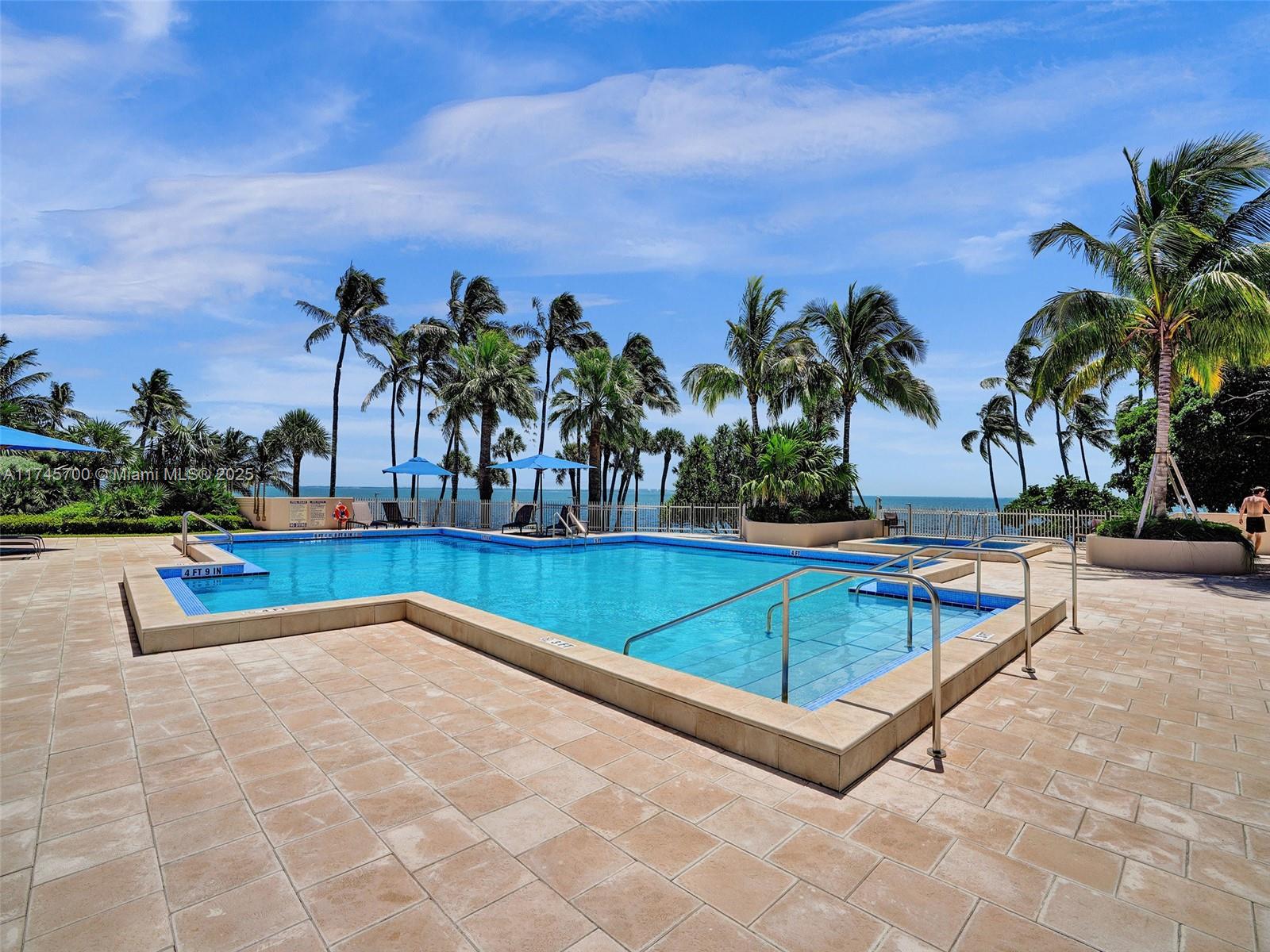 3 Grove Isle Dr Unit: CPH07