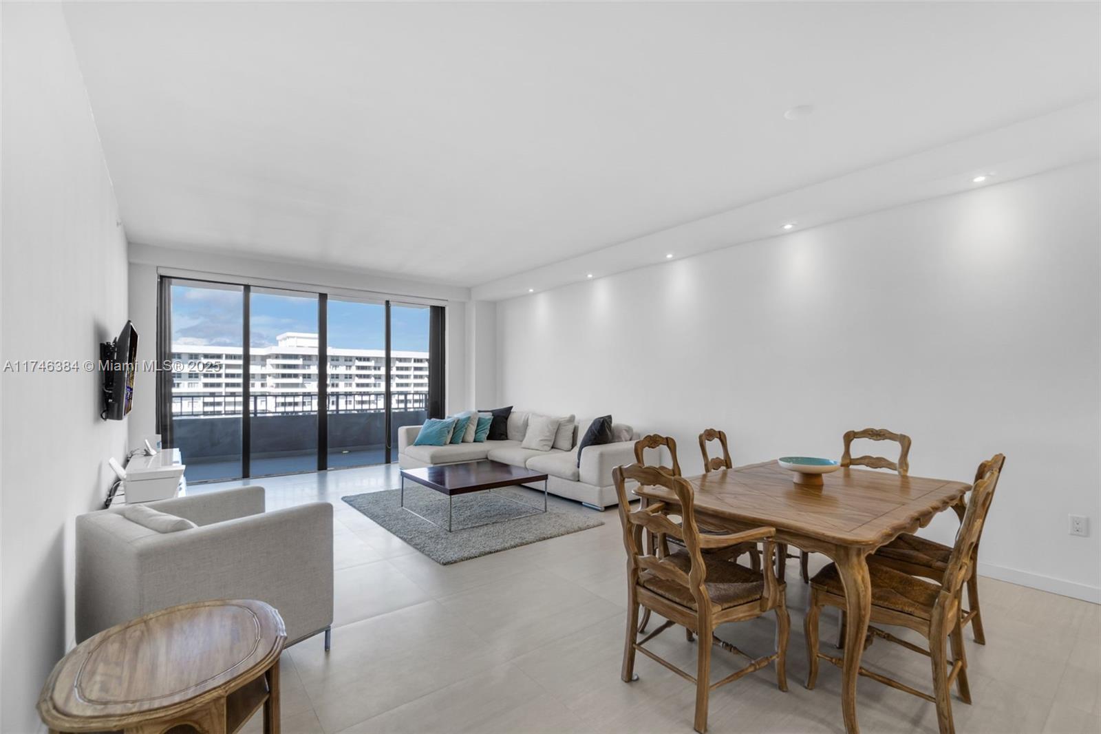 251 Crandon Blvd # 829
