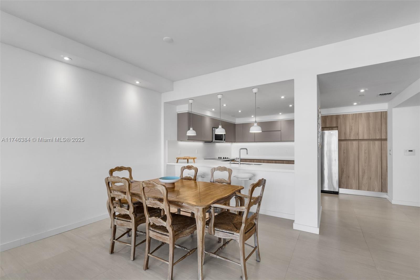 251 Crandon Blvd # 829