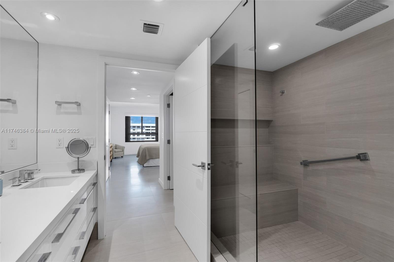 251 Crandon Blvd # 829