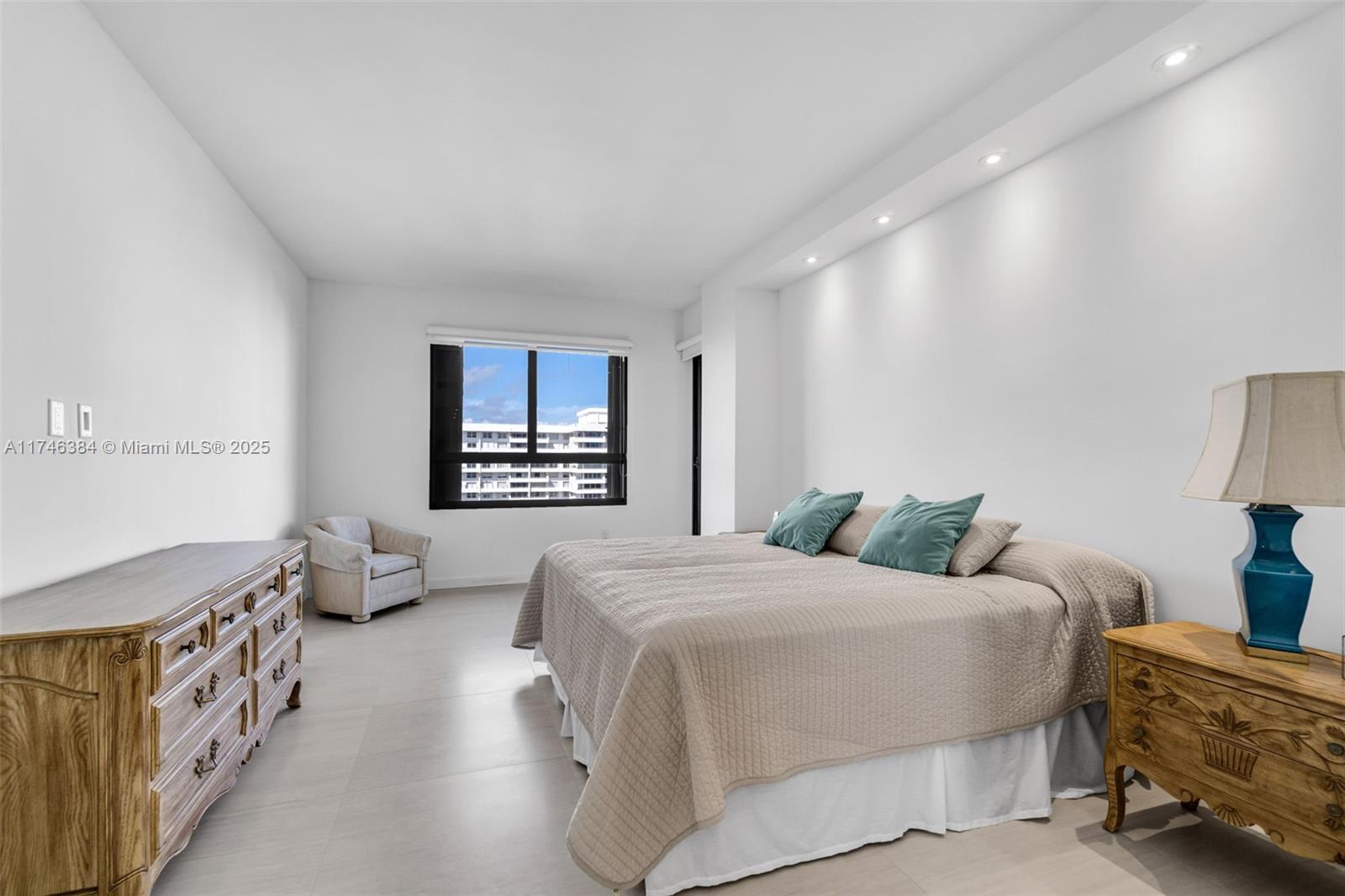 251 Crandon Blvd # 829