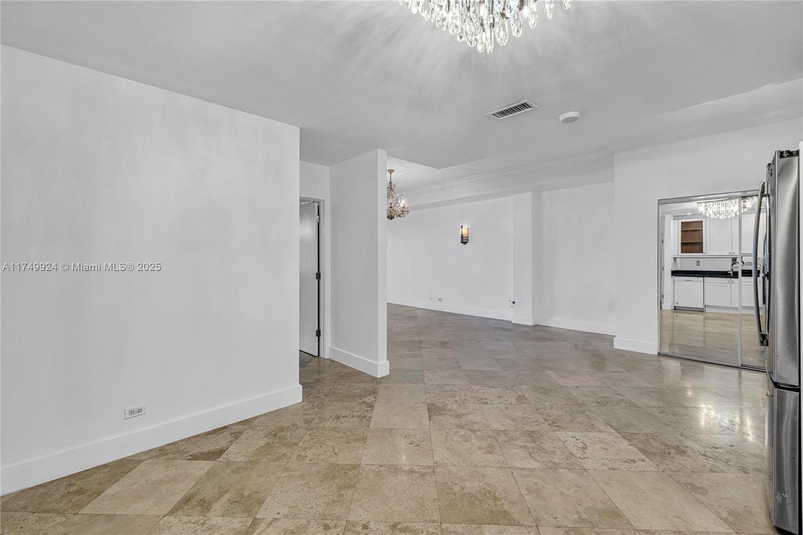 2301 Collins Ave Unit: PH18