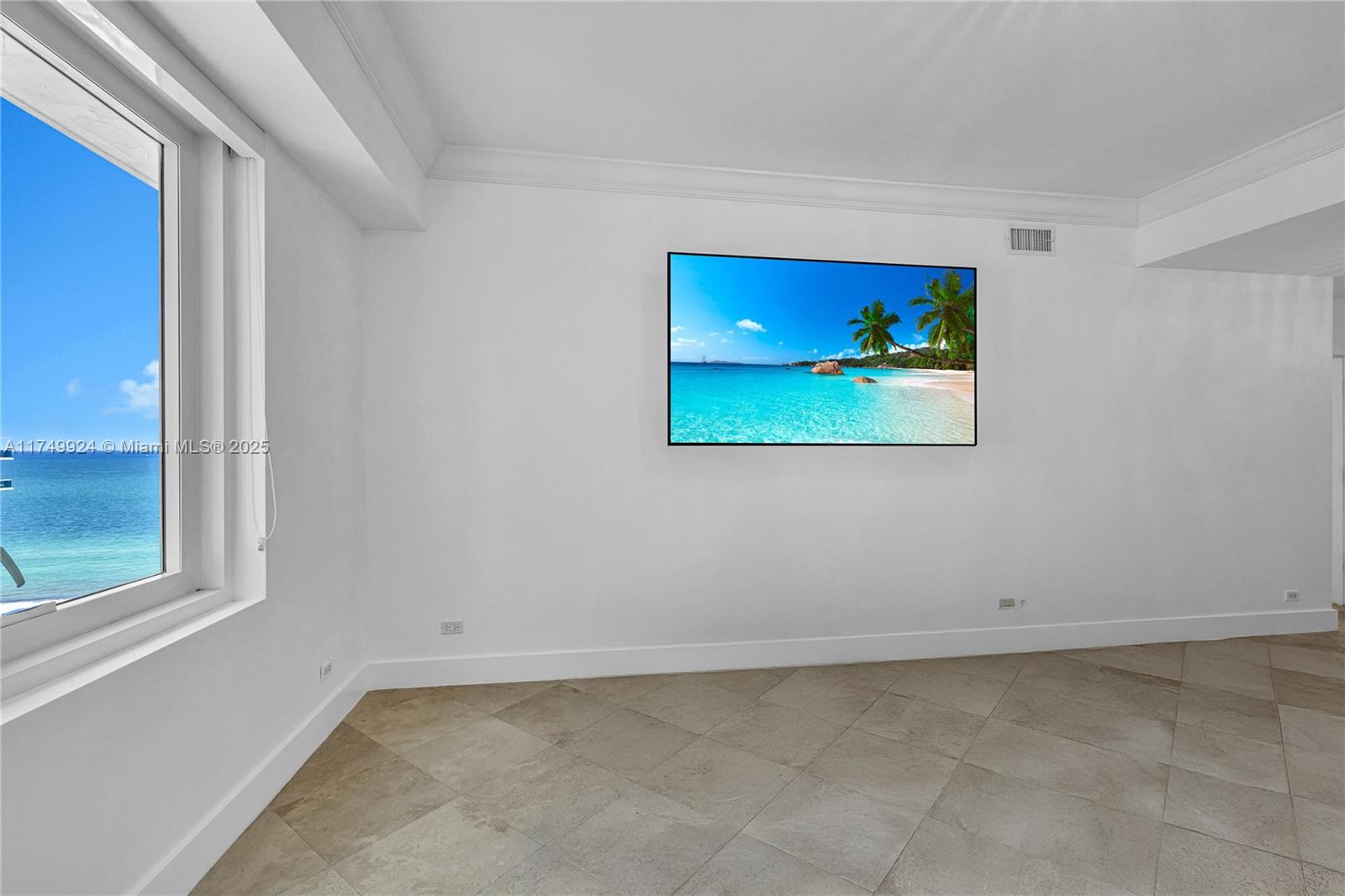 2301 Collins Ave Unit: PH18