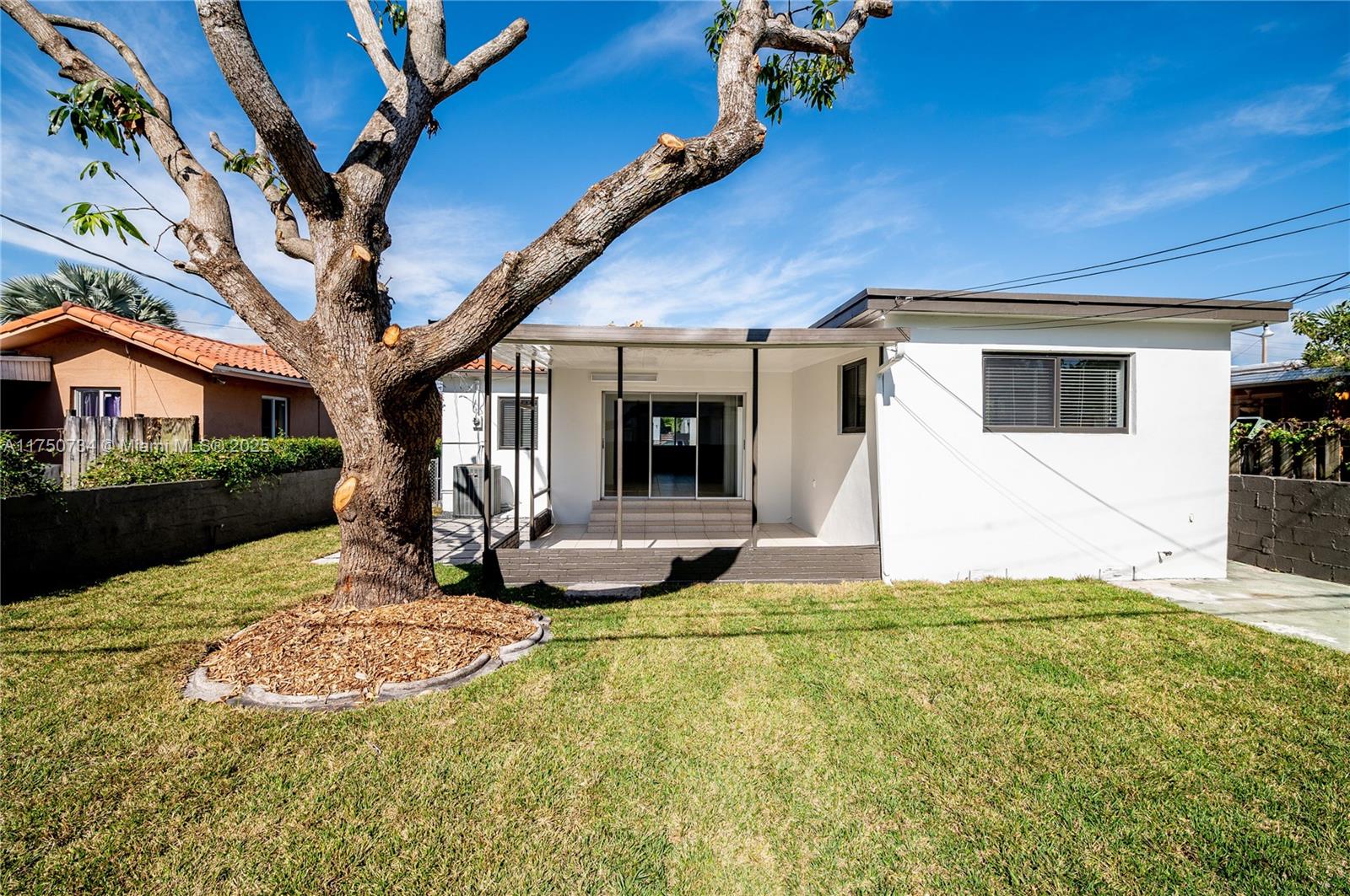 2340 SW 16 St