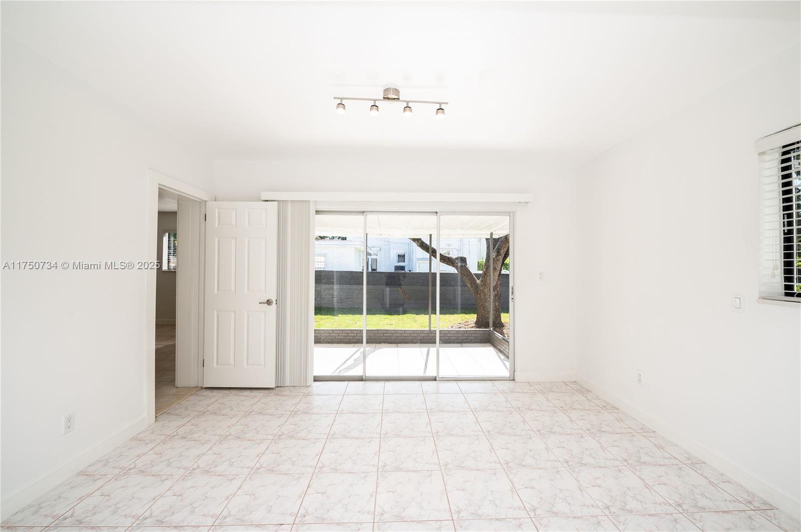 2340 SW 16 St