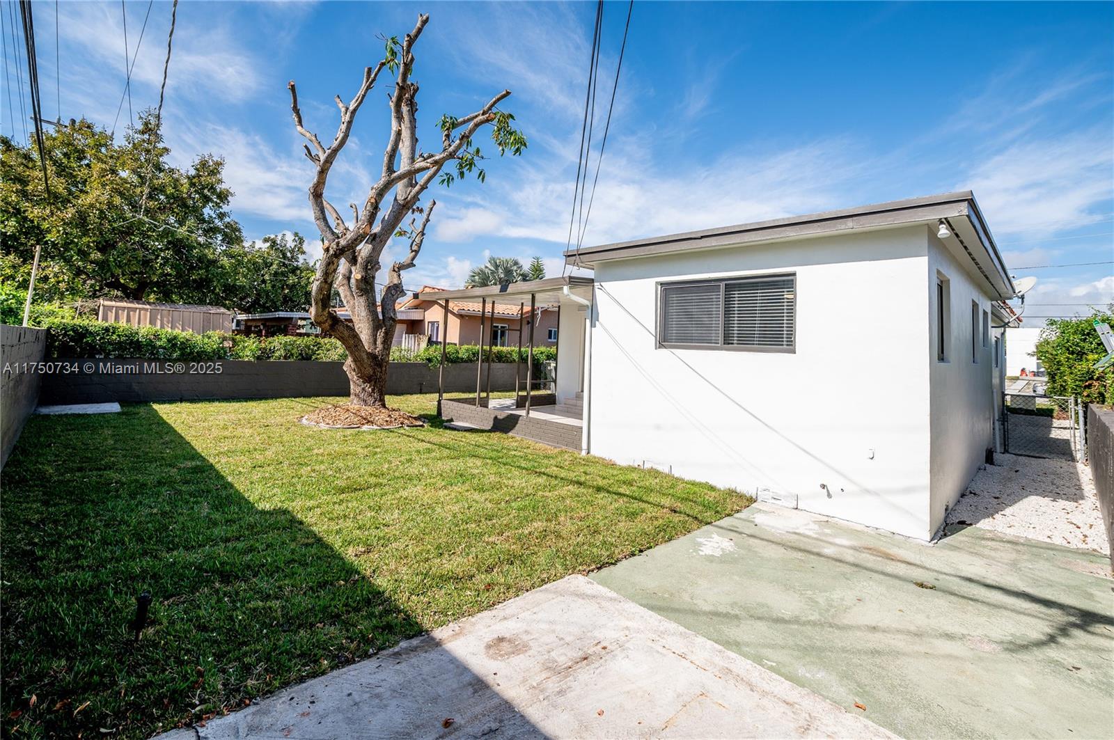 2340 SW 16 St