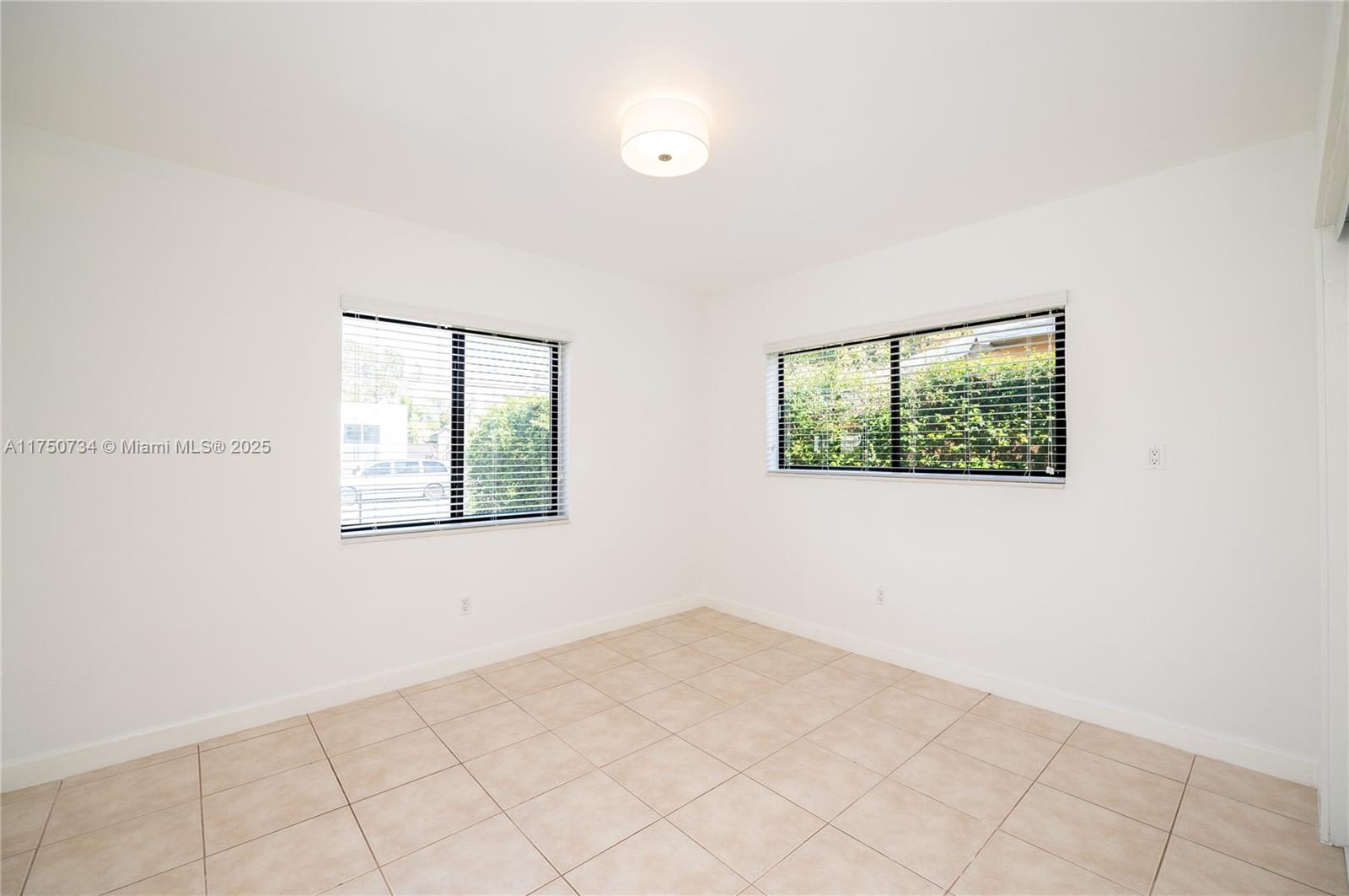 2340 SW 16 St