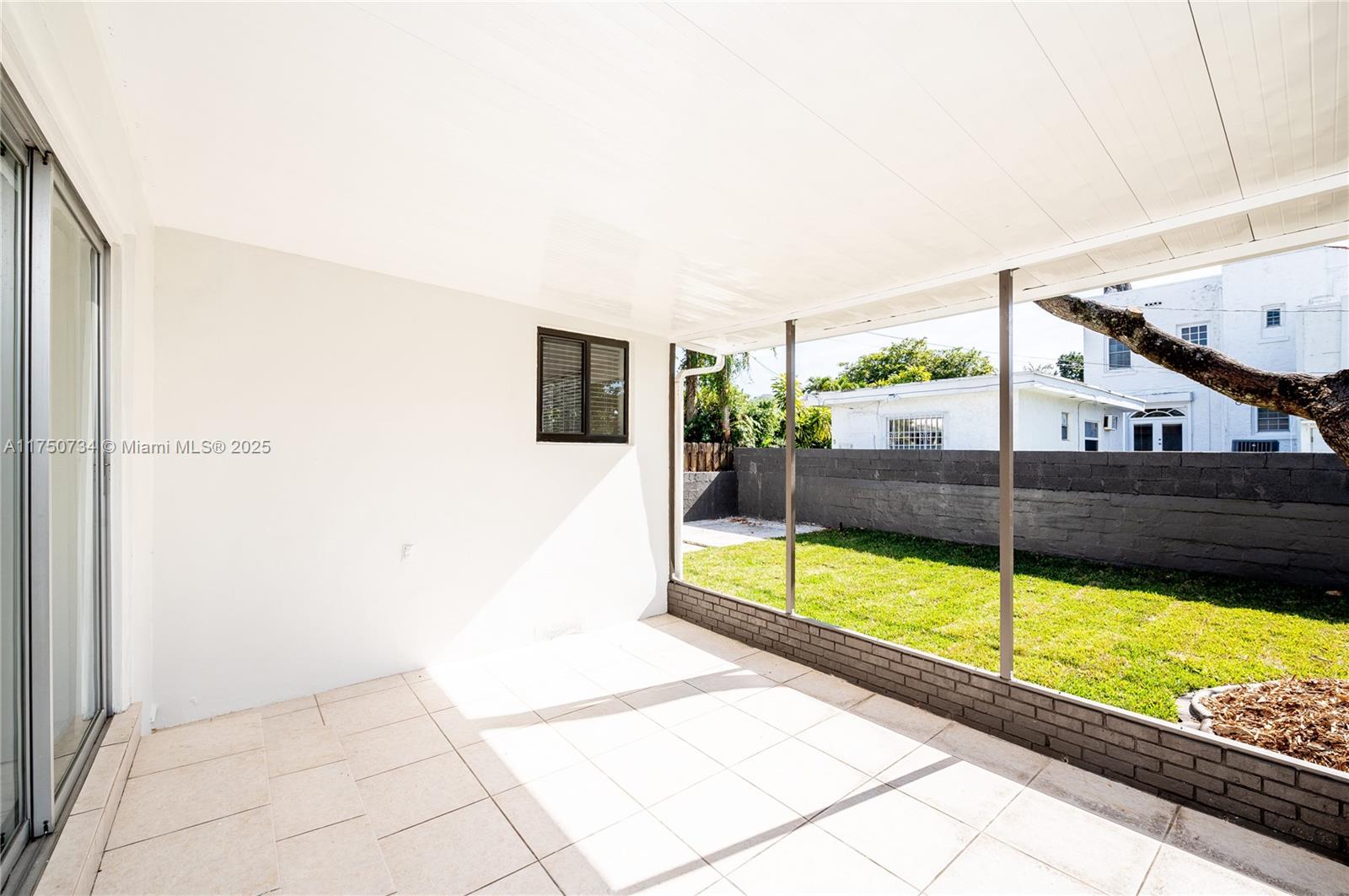 2340 SW 16 St