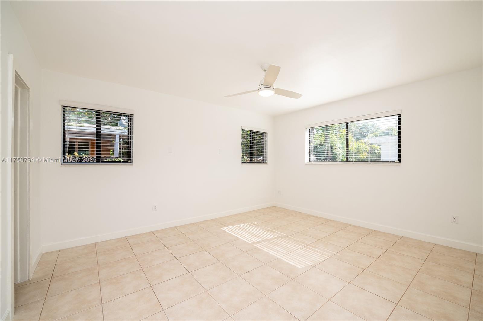 2340 SW 16 St