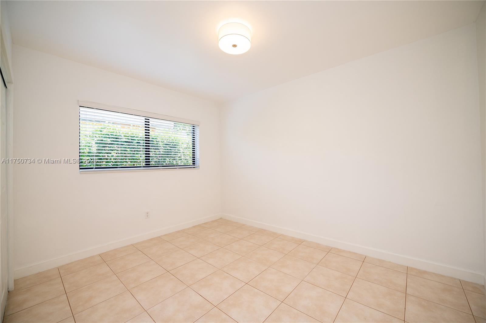 2340 SW 16 St