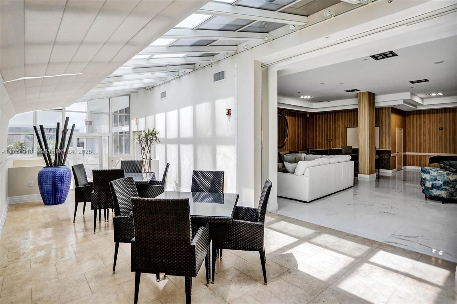 6917 COLLINS AVE # 1 Unit: PH 1