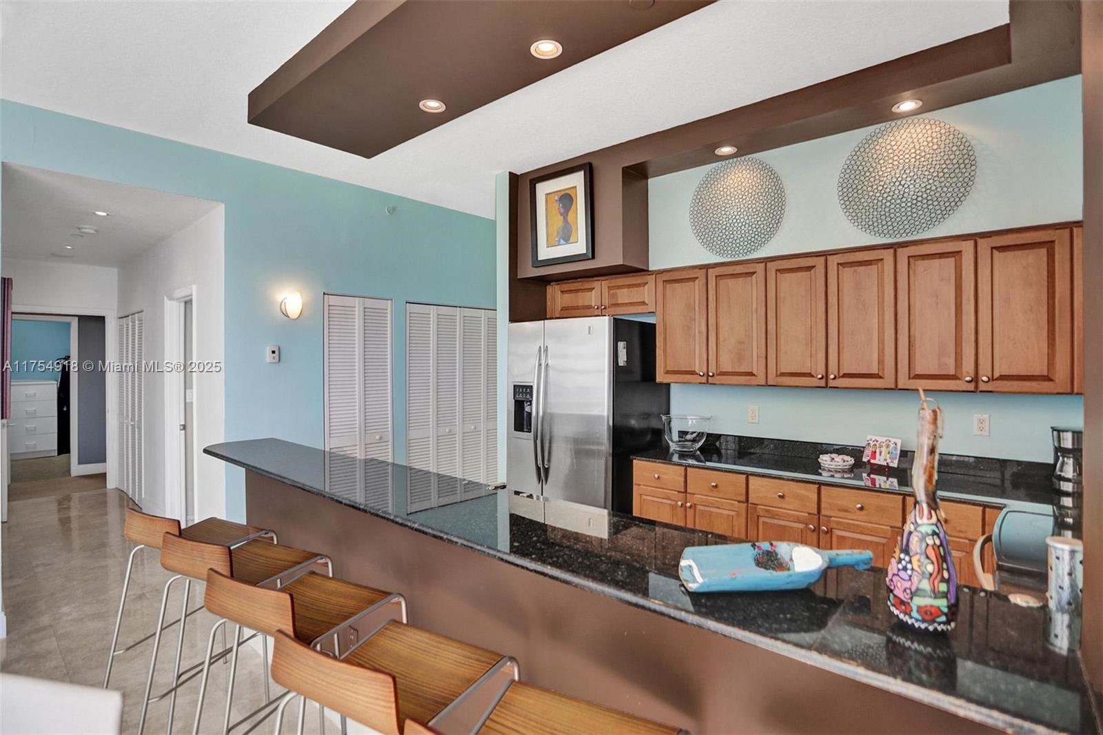 6917 COLLINS AVE # 1 Unit: PH 1