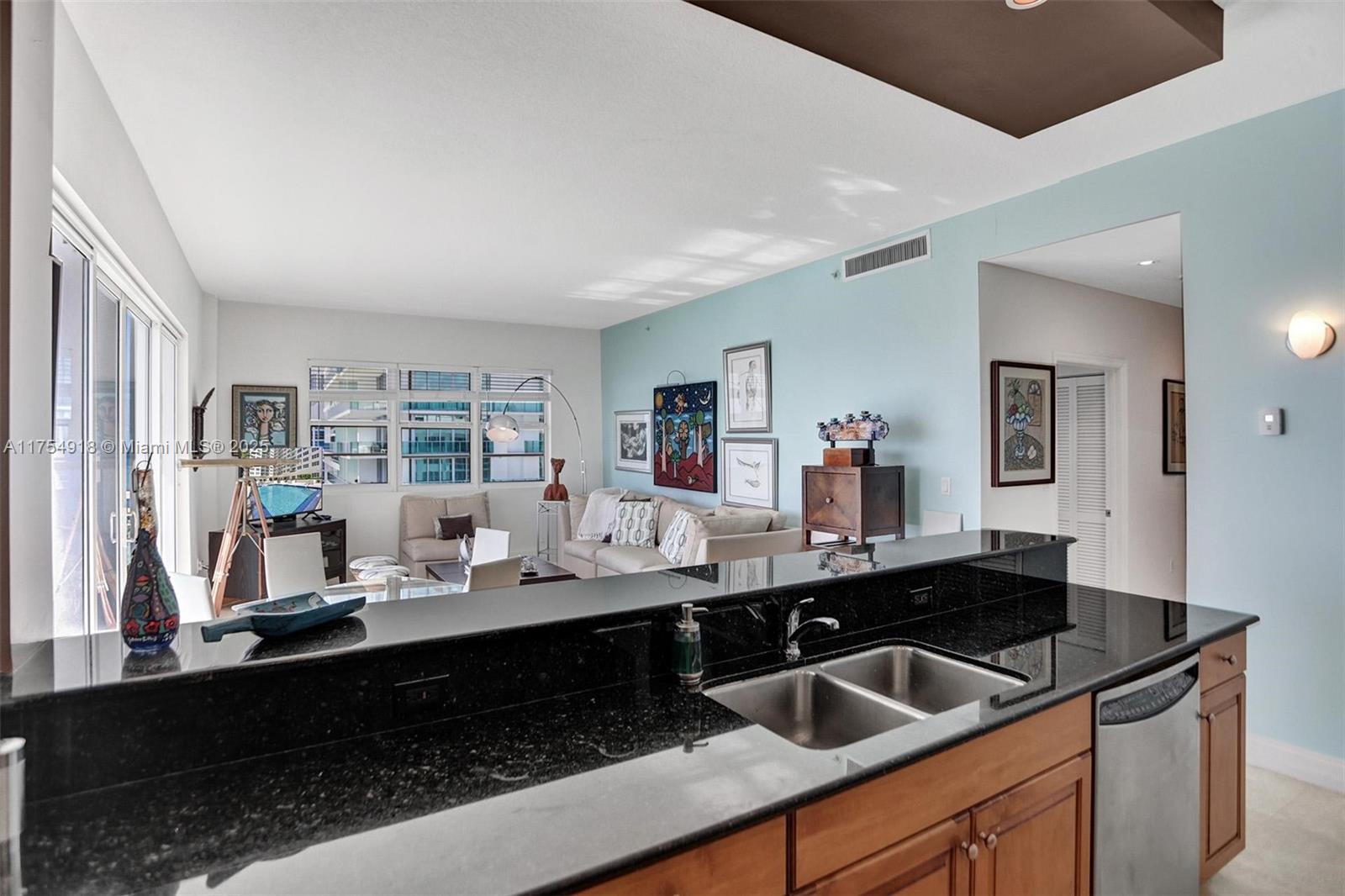 6917 COLLINS AVE # 1 Unit: PH 1