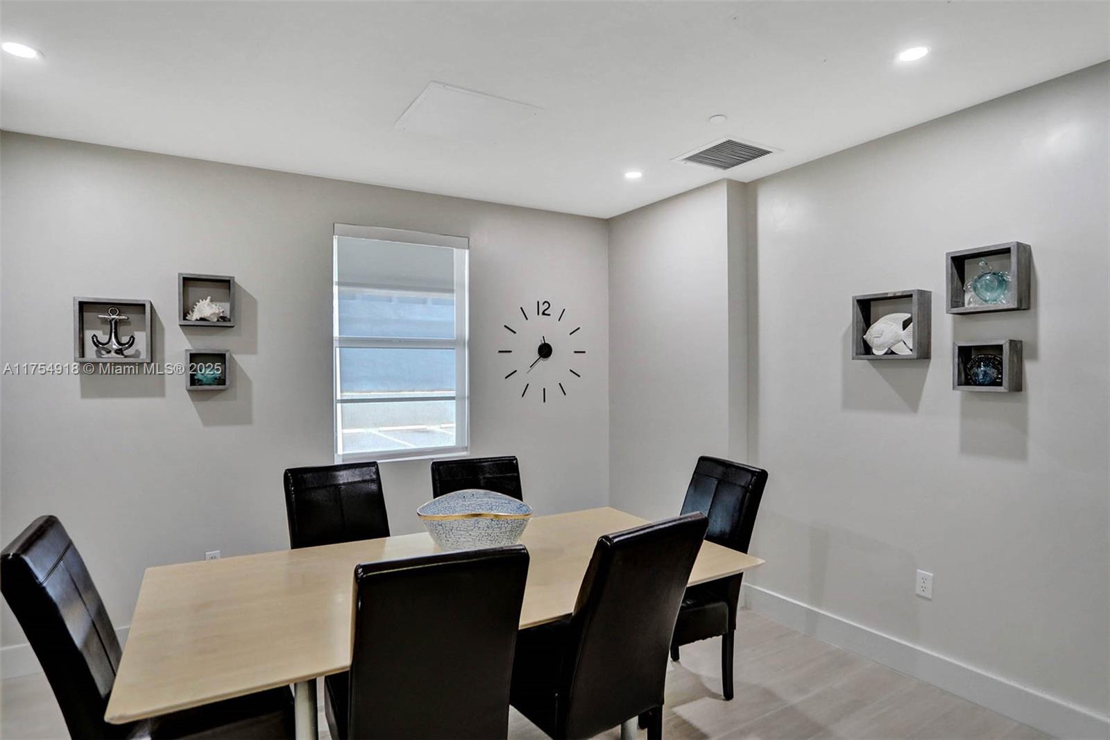 6917 COLLINS AVE # 1 Unit: PH 1