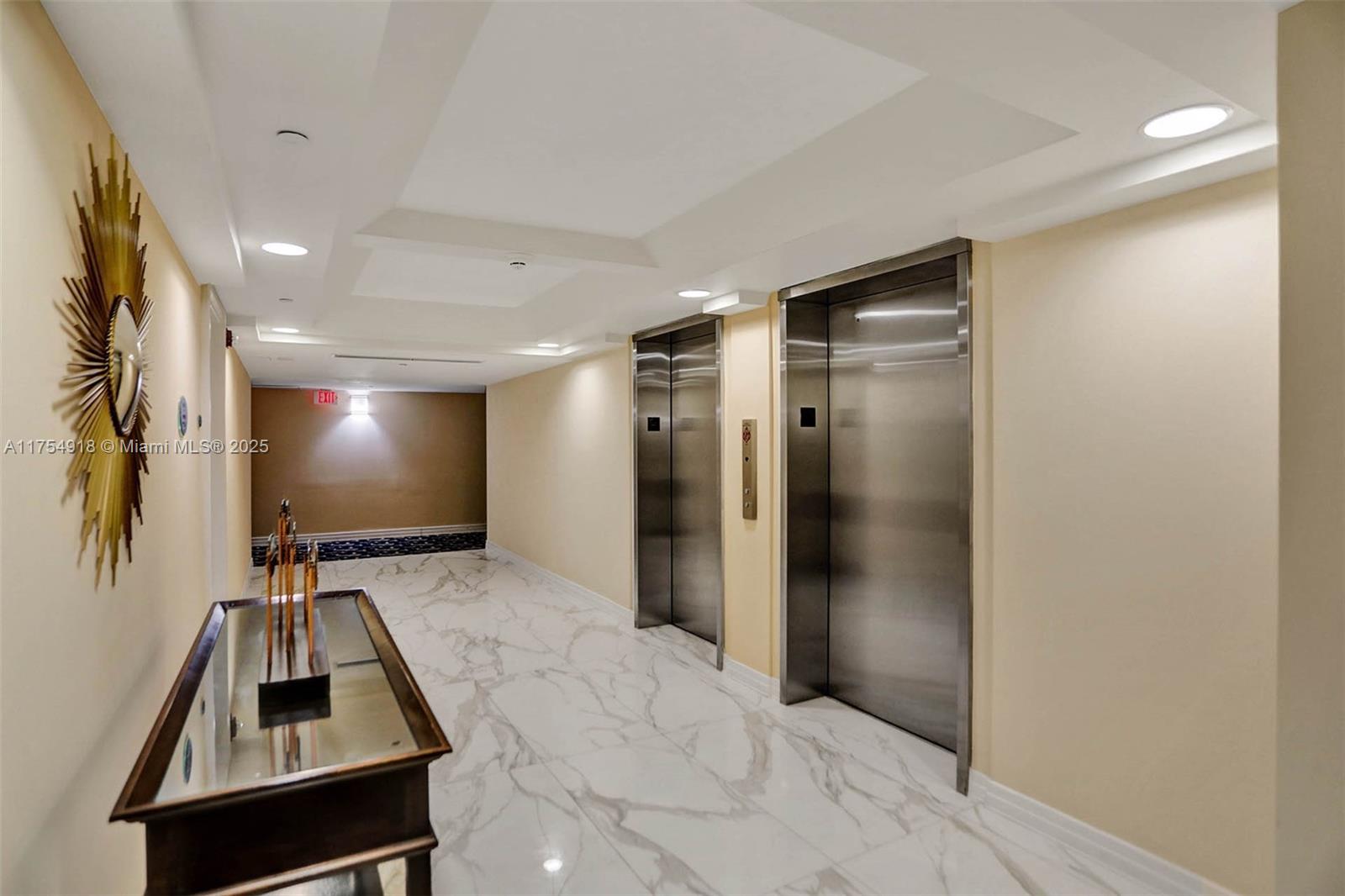 6917 COLLINS AVE # 1 Unit: PH 1