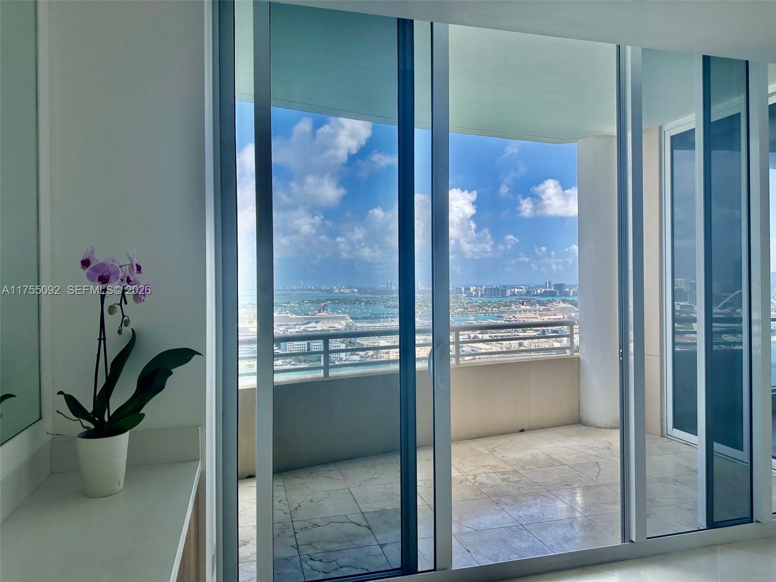 848 Brickell Key Dr # 4002