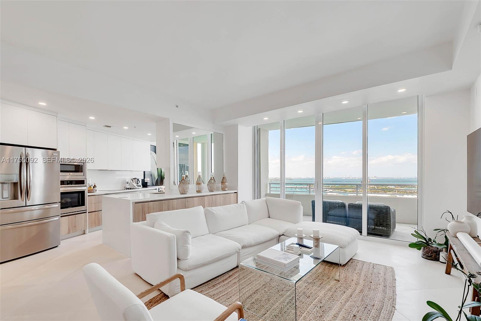 848 Brickell Key Dr # 4002
