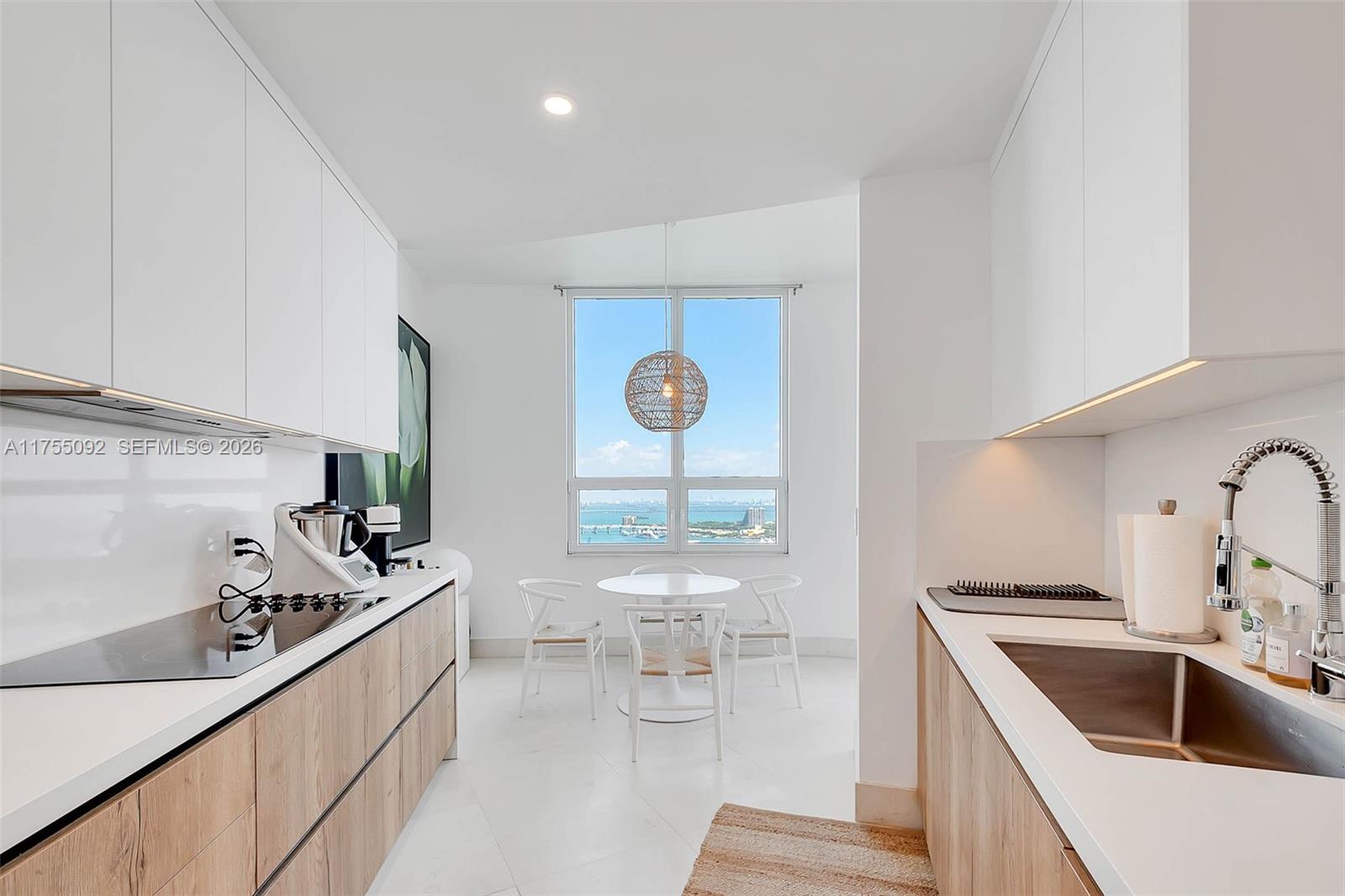 848 Brickell Key Dr # 4002