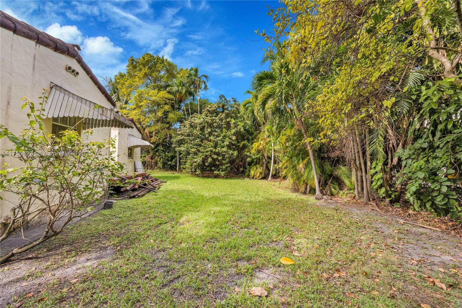 737 Minorca Ave