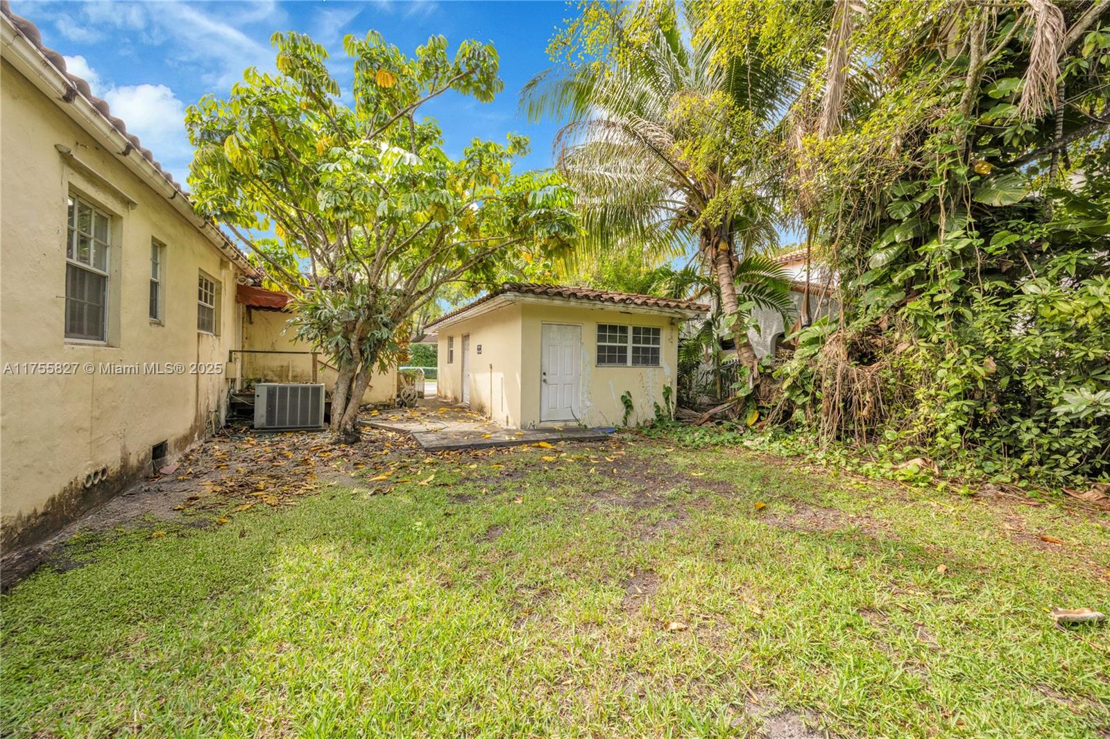 737 Minorca Ave