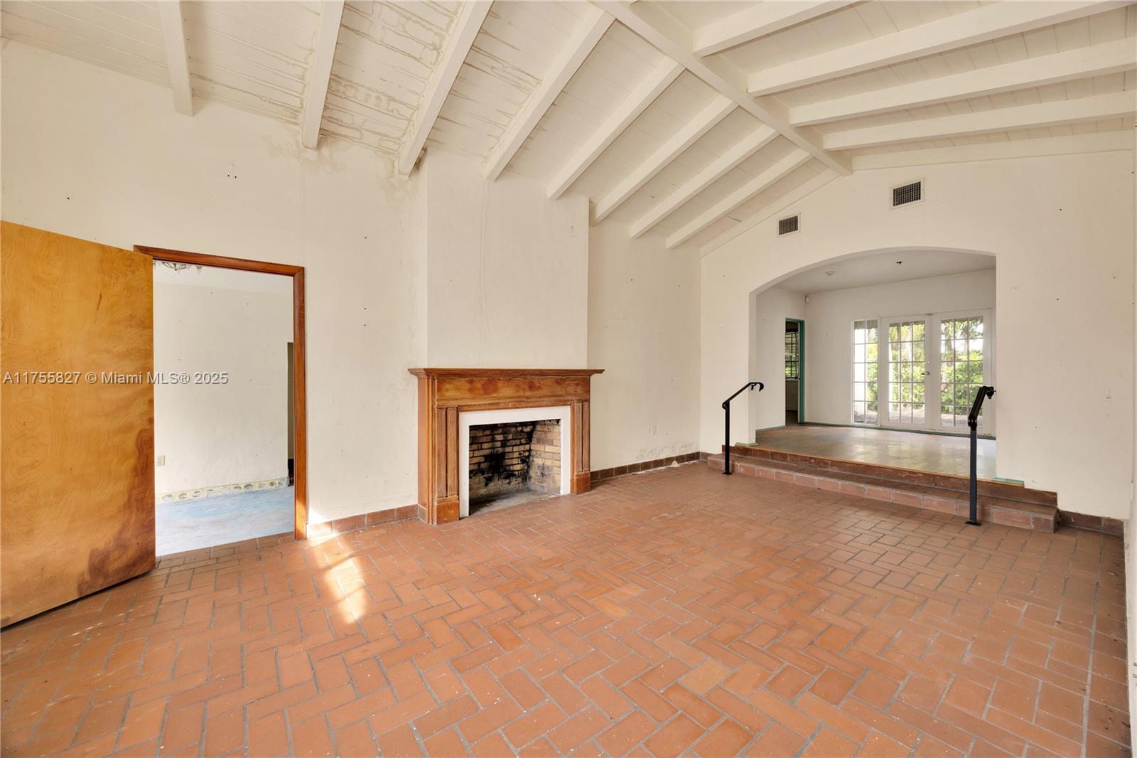 737 Minorca Ave