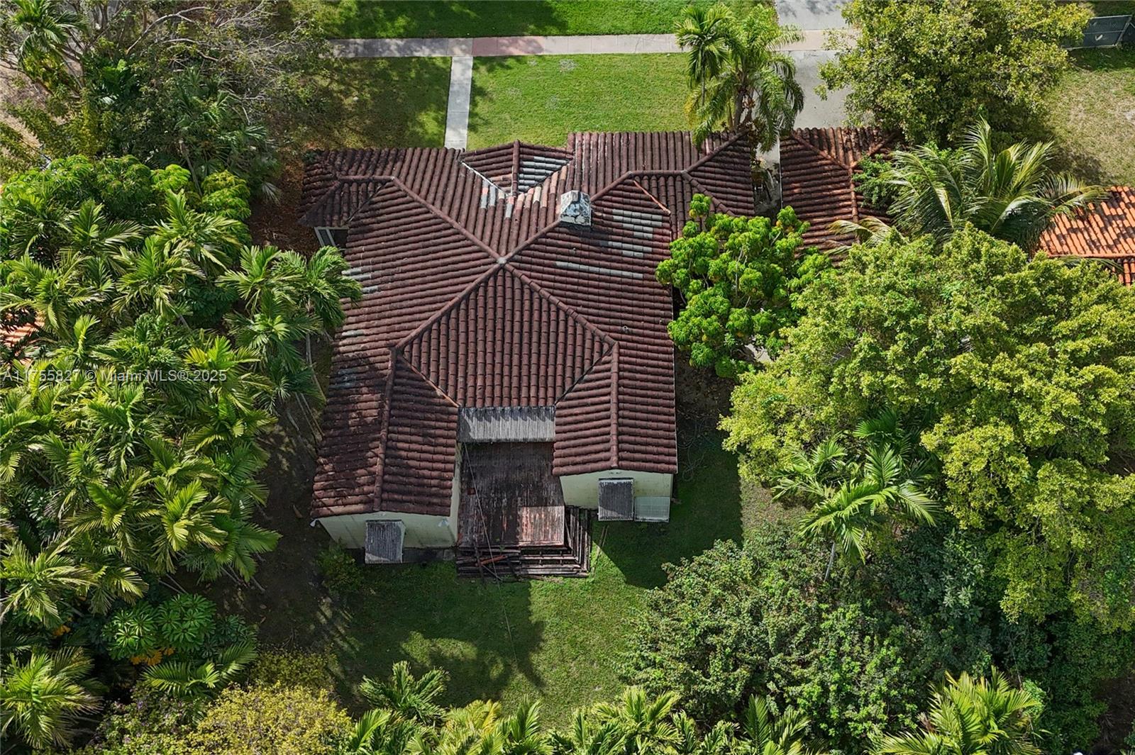 737 Minorca Ave