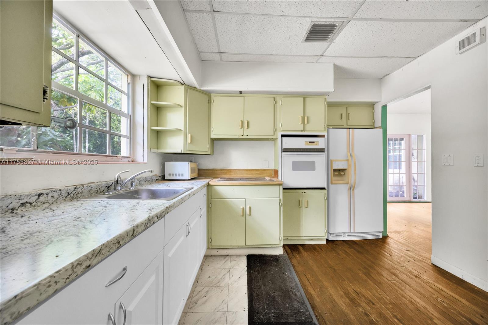 737 Minorca Ave