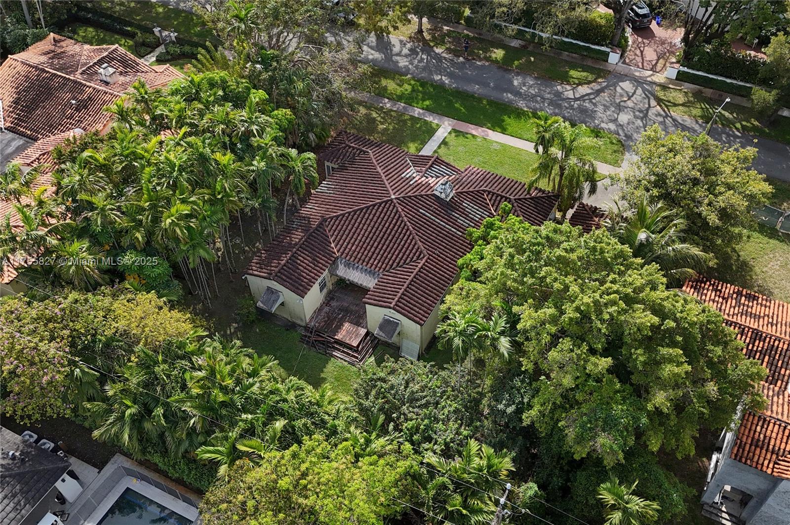 737 Minorca Ave