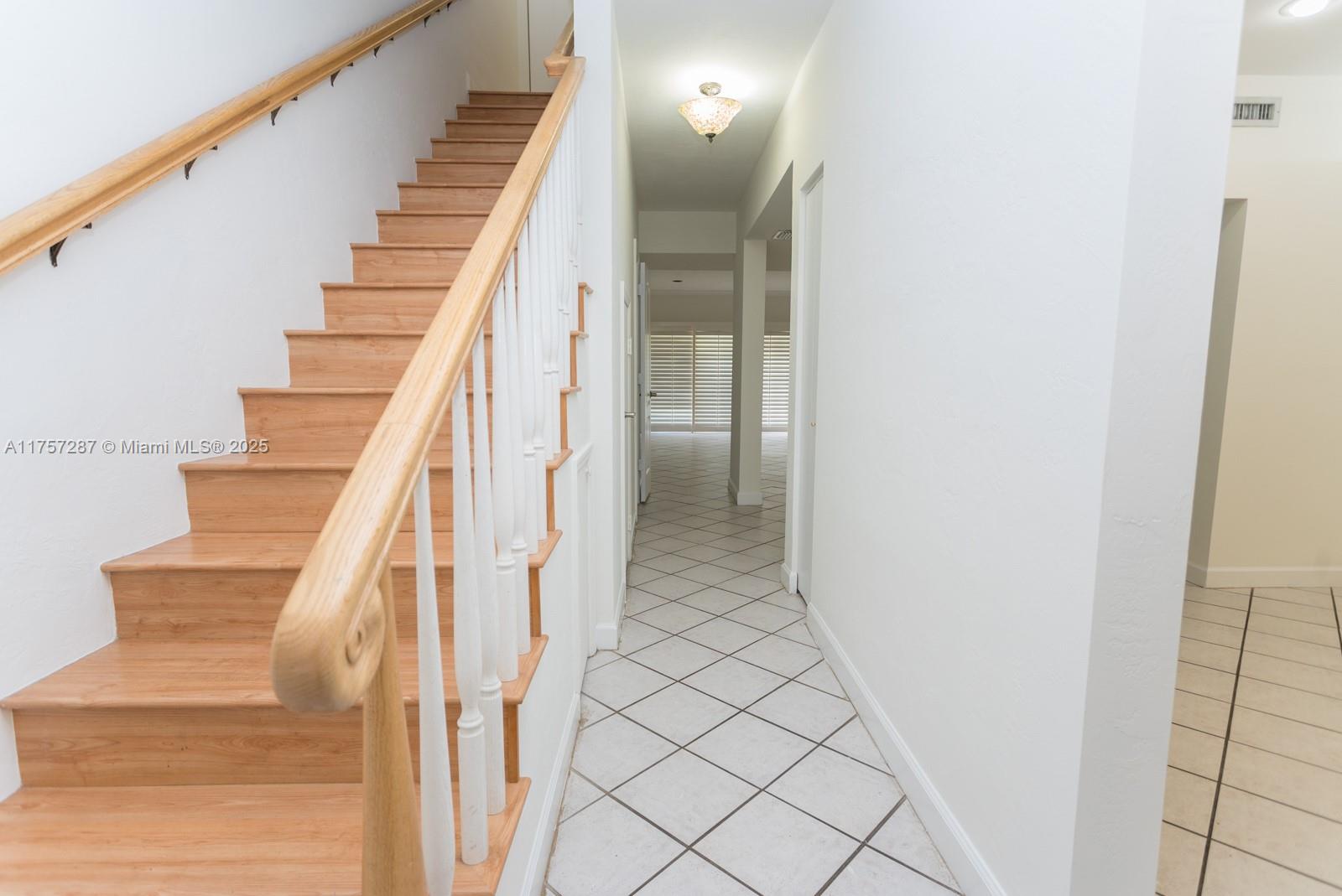 9040 SW 62 TE # 3E