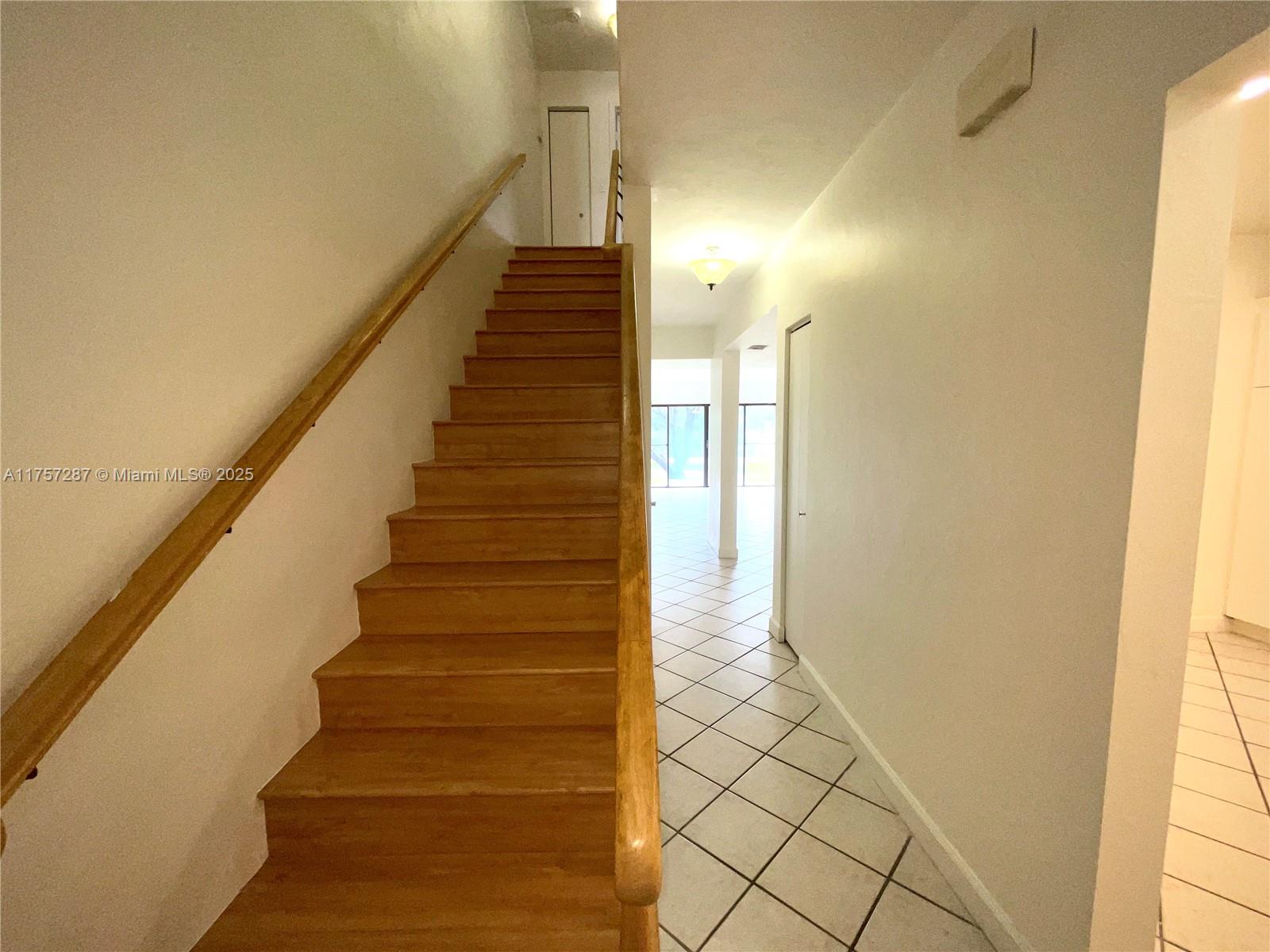 9040 SW 62 TE # 3E
