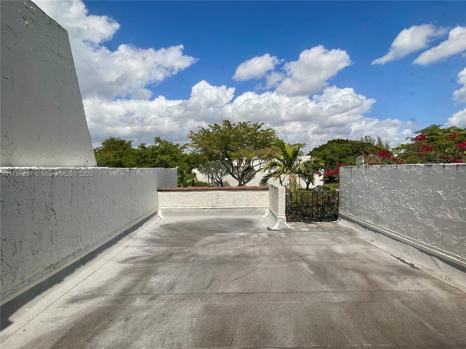 9040 SW 62 TE # 3E