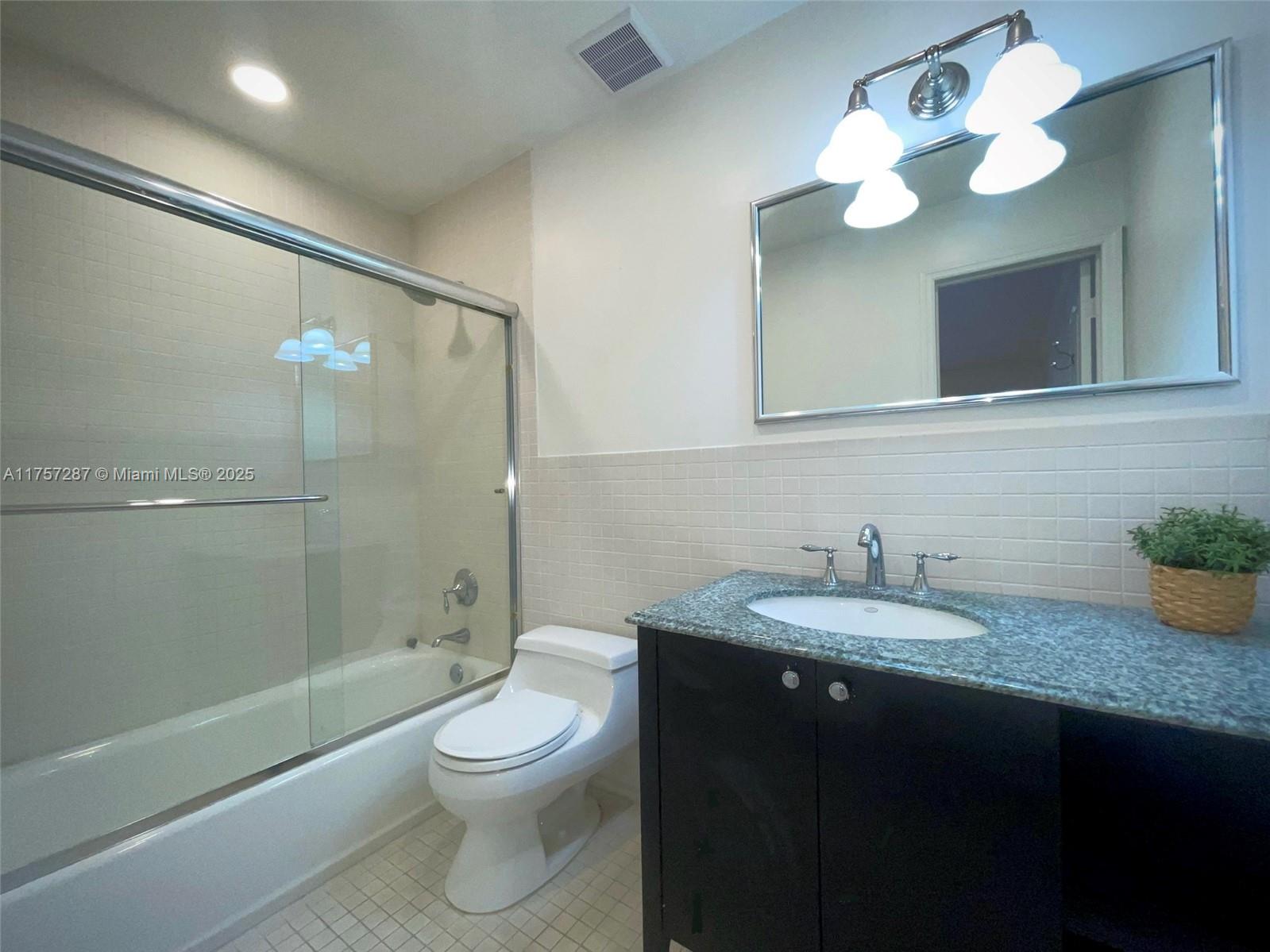9040 SW 62 TE # 3E
