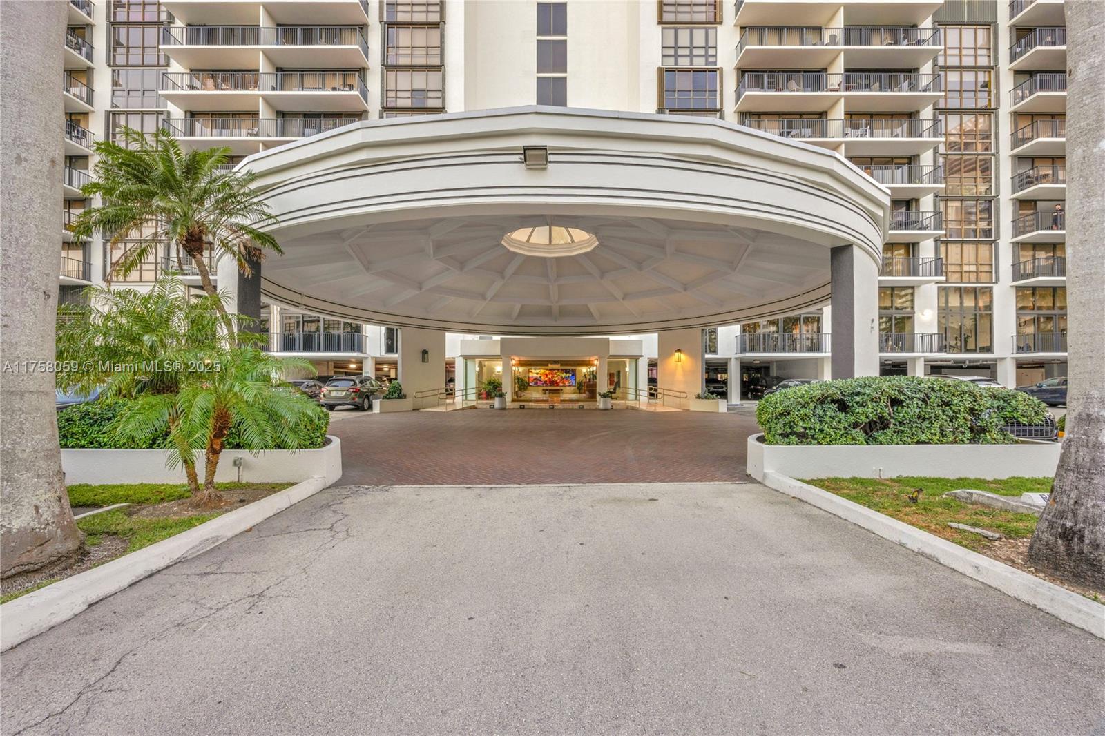 1450 Brickell Bay Dr # 504