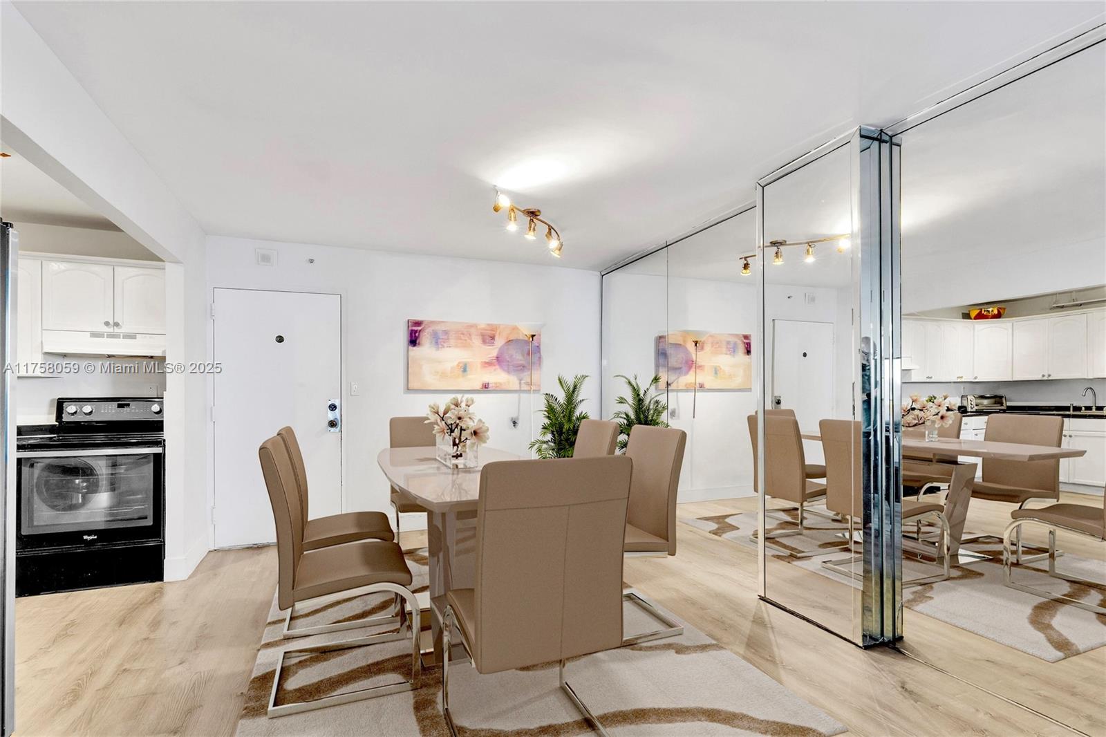 1450 Brickell Bay Dr # 504