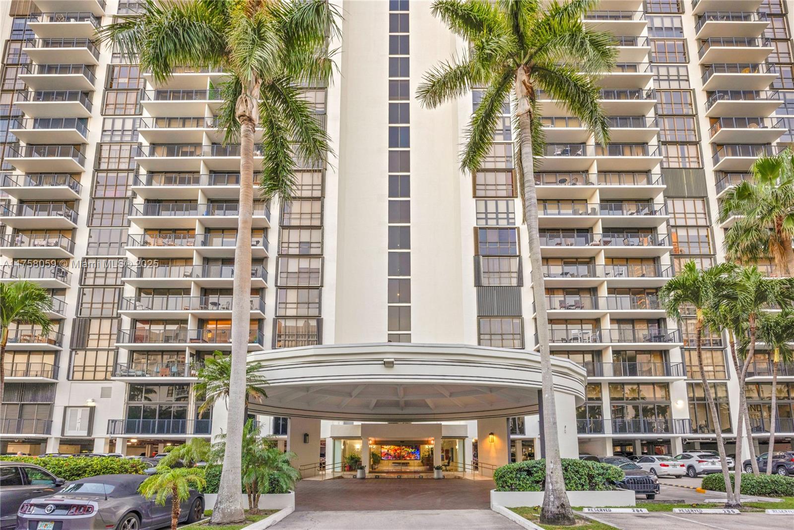 1450 Brickell Bay Dr # 504