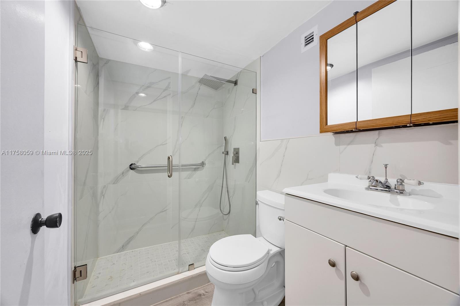 1450 Brickell Bay Dr # 504