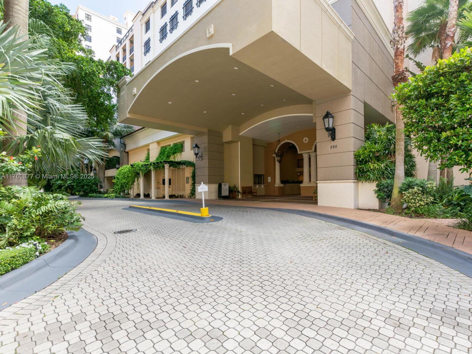 888 S DOUGLAS RD # 602