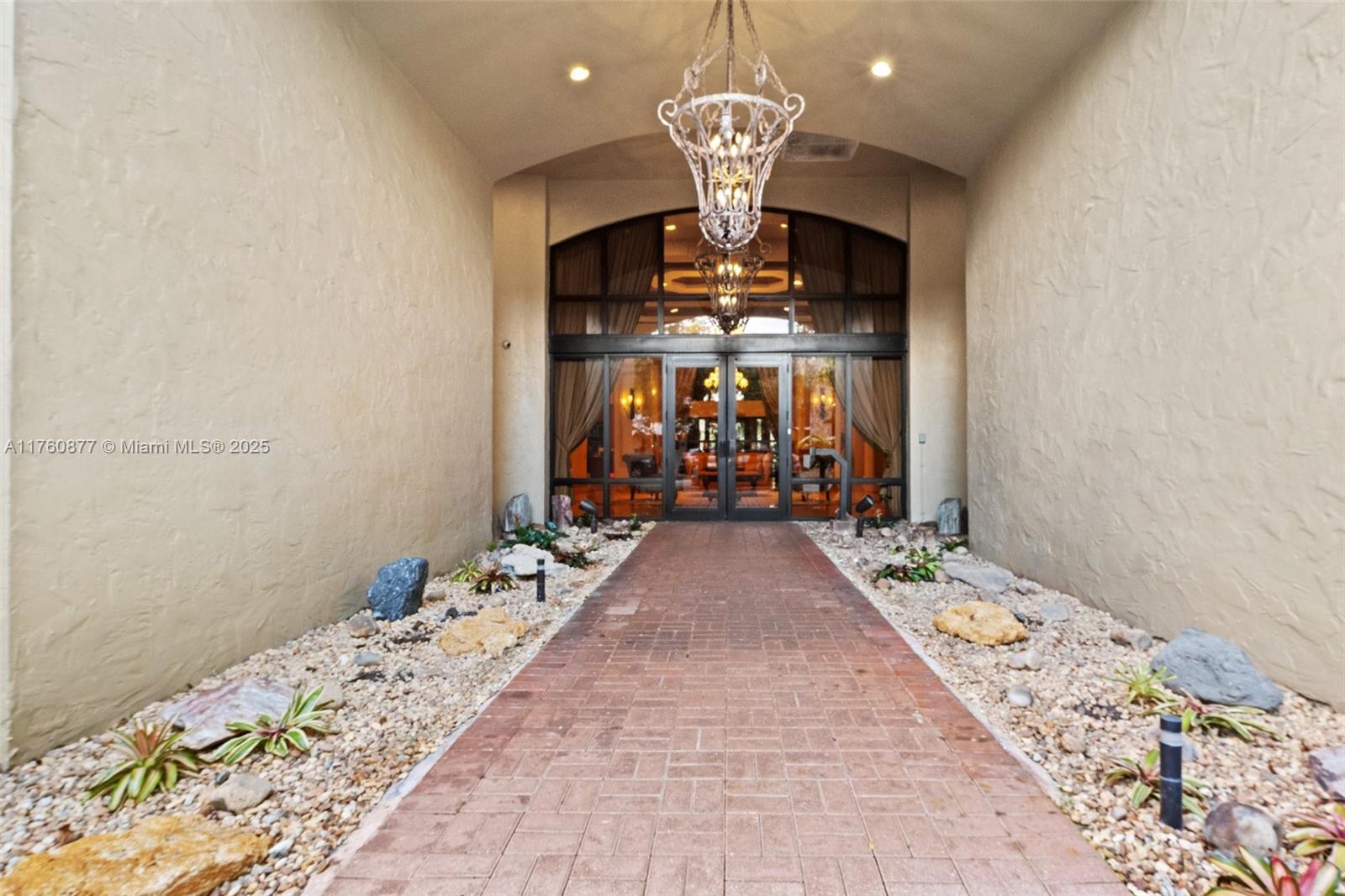 888 S DOUGLAS RD # 602