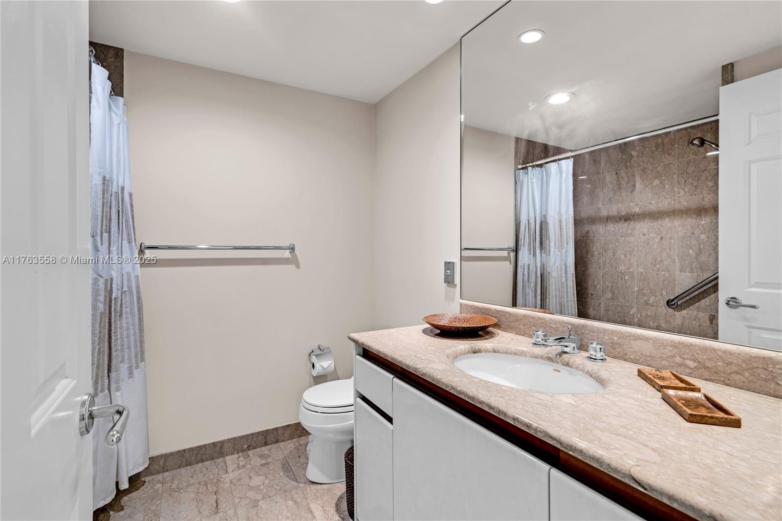 1643 Brickell Ave # 1503