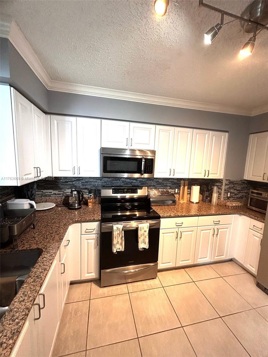 1155 Brickell Bay Dr # 2504