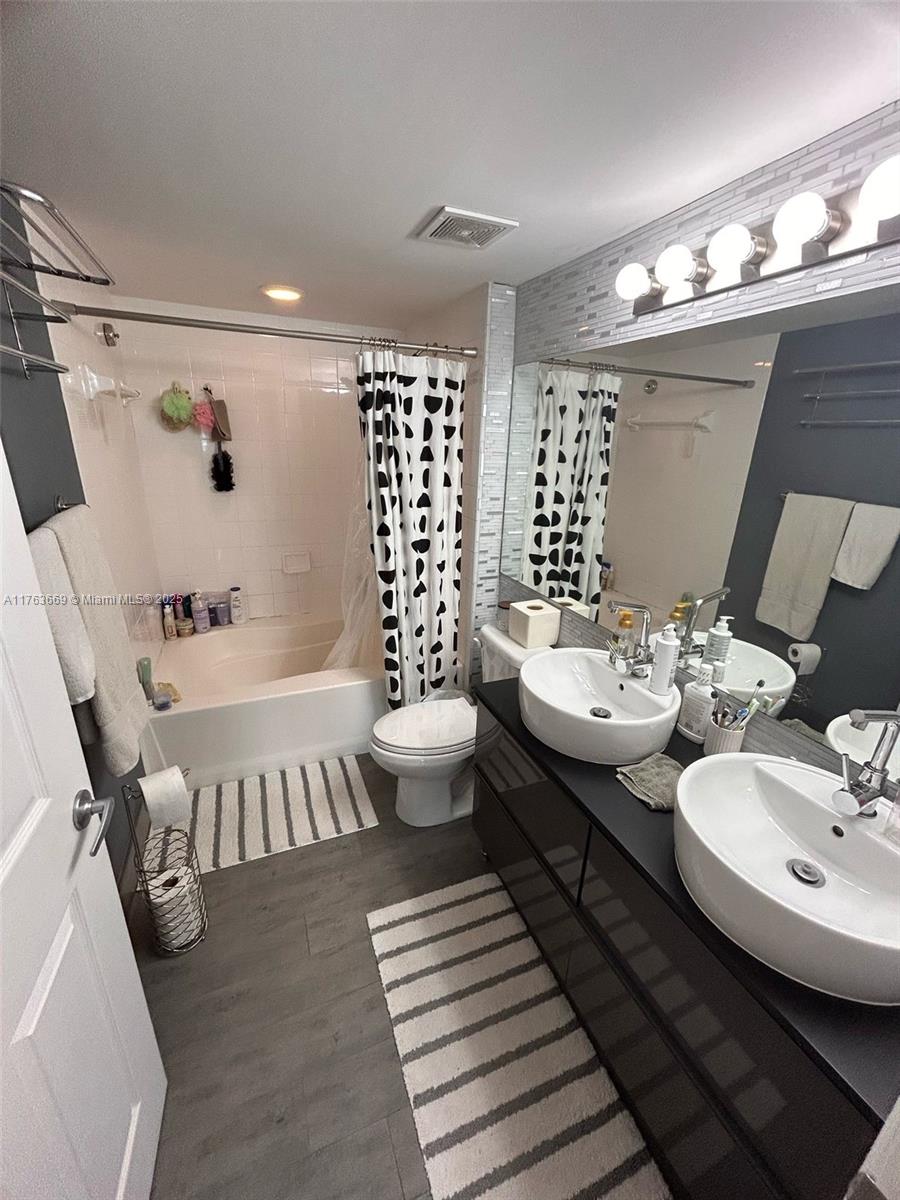 1155 Brickell Bay Dr # 2504
