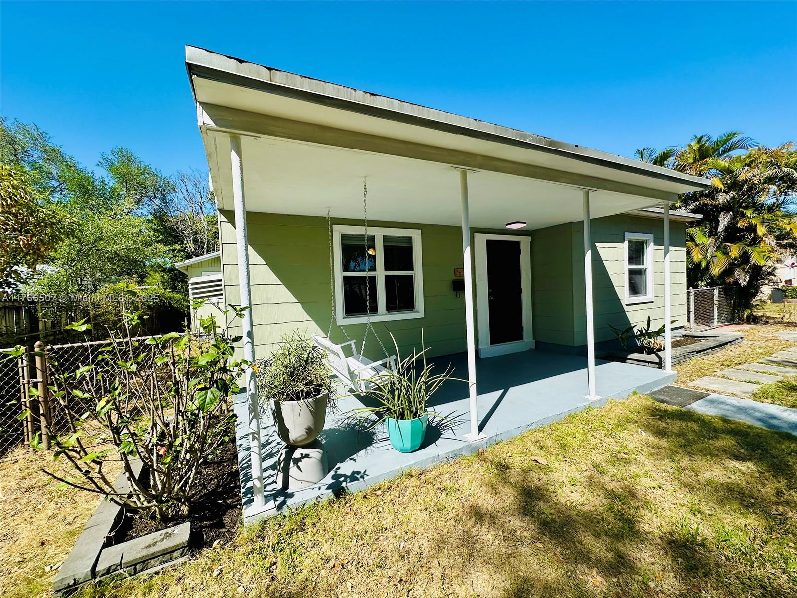 765 NW 125th St